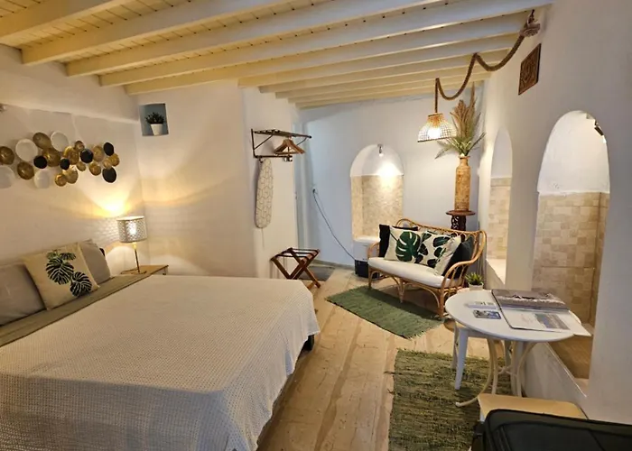 Capparis * Mykonos Town